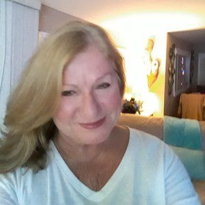 Meet your Posher, Christine